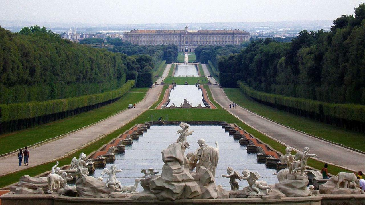 Residenza Carlo Di Borbone Apartment Caserta Exterior foto